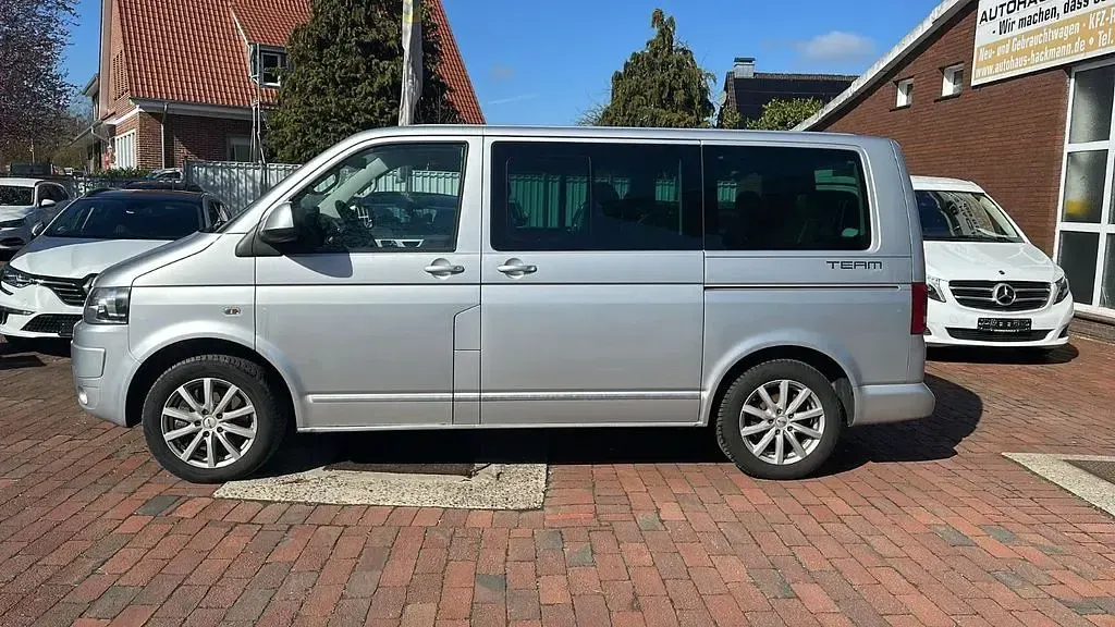 Gebraucht VW Multivan Team 179 PS (131 kW) 2011 Silber Van / Kleinbus