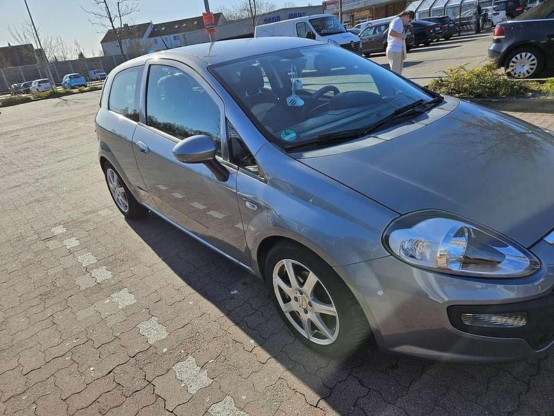 Gebraucht Fiat Punto Evo Active 77 PS (56 kW) 2010 Silber Kleinwagen