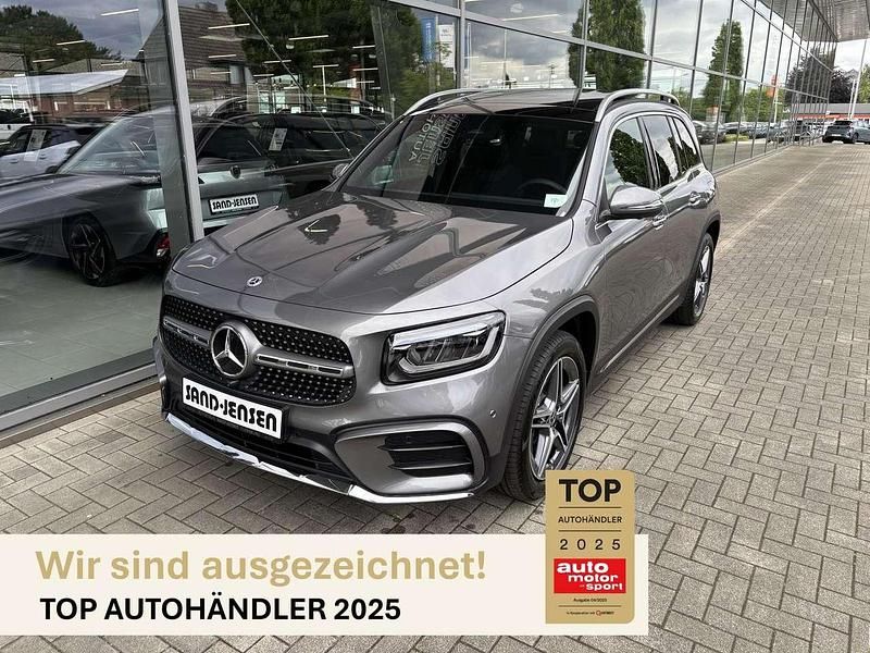 Mountaingrau metallic Gebraucht 2025 Mercedes GLB200 AMG line SUV | 48.995 € (Teuer) - Bild 1/4