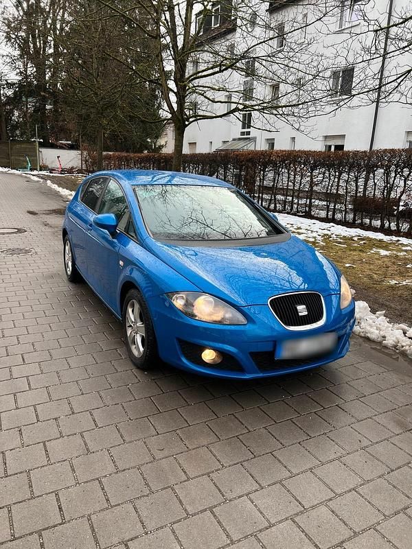 Second-hand Seat Leon 125 CP (91 kW) 2010 Albastru Hatchback