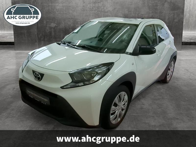 Gebraucht Toyota Aygo X Play 72 PS (52 kW) 2022 Weiss SUV