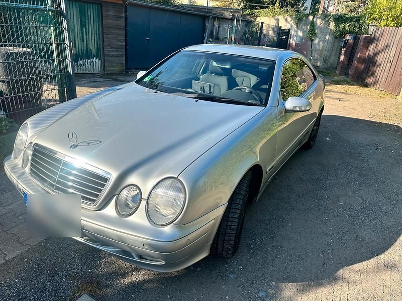 Silber Gebraucht 2001 Mercedes CLK200 Coupé | 6.100 € (Fairer Preis) - Bild 1/4