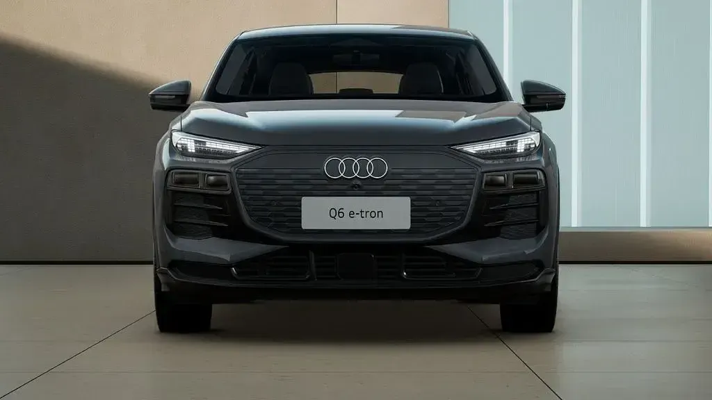 Second-hand Audi Q6 Sportback e-tron Ambiente 284 kW (387 CP) 2025 Gri SUV