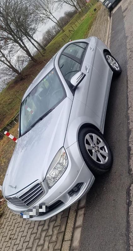 Silber Gebraucht 2008 Mercedes C200 Limousine | 6.800 € (Fairer Preis) - Bild 1/4