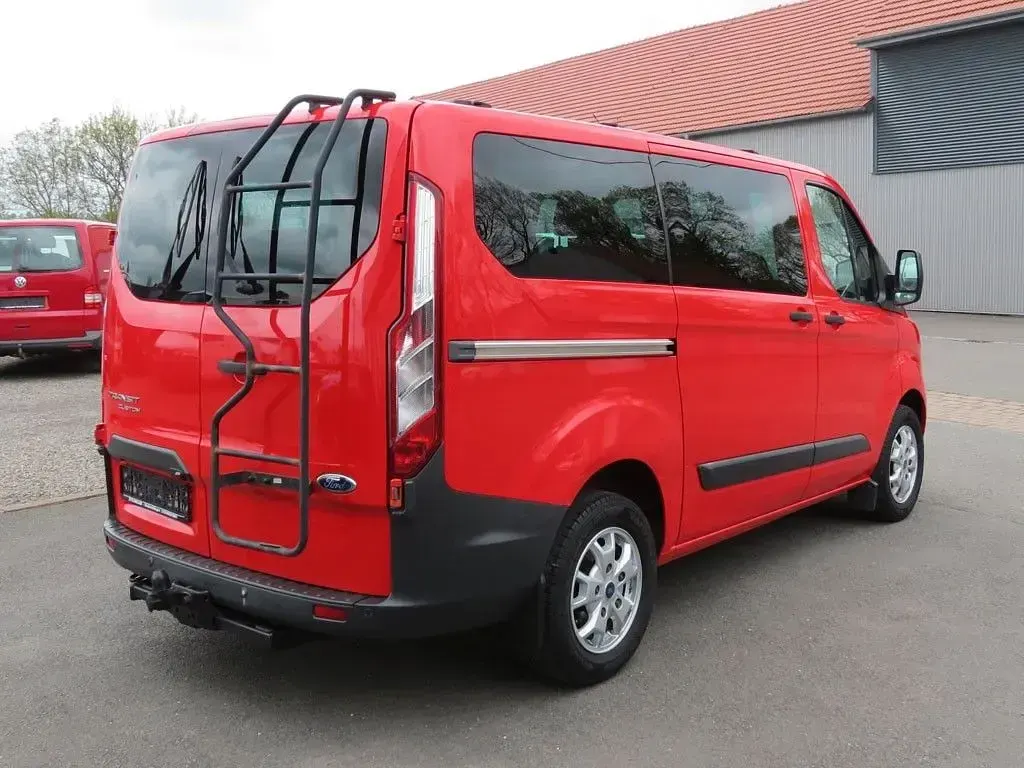 Gebraucht Ford 300 Trend 125 PS (91 kW) 2014 Rot SUV