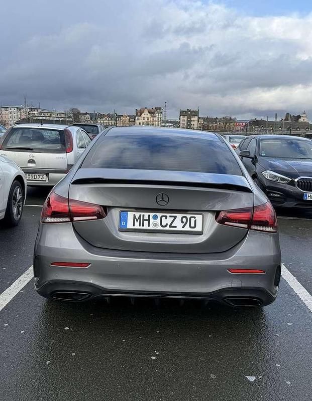 Gebraucht Mercedes A180 AMG line 116 PS (85 kW) 2020 Limousine