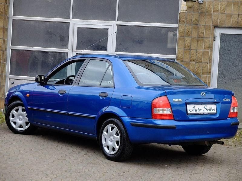 Gebraucht Mazda 323 88 PS (64 kW) 1998 Blau Limousine
