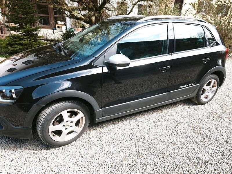 Gebraucht VW Polo Cross 105 PS (77 kW) 2011 Schwarz Kleinwagen