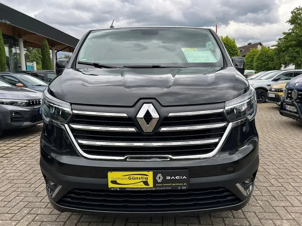 Gebraucht Renault Trafic Life 150 PS (110 kW) 2023 Schwarz Van / Kleinbus