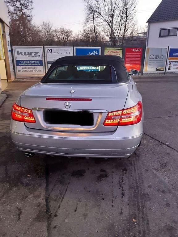 Gebraucht Mercedes E250 Avantgarde 204 PS (150 kW) 2011 Cabrio