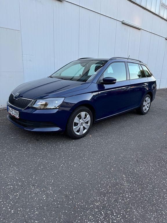 Blau Gebraucht 2015 Skoda Fabia Kombi | 10.200 € (Fairer Preis) - Bild 1/4