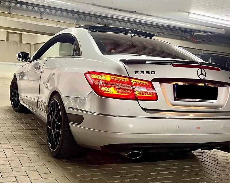 Gebraucht Mercedes E350 292 PS (214 kW) 2009 Silber Coupé