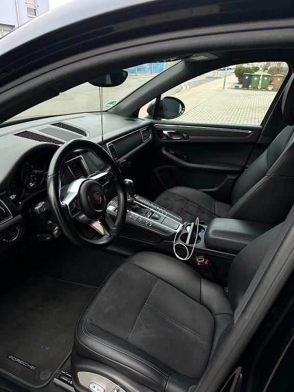 Second-hand Porsche Macan 252 CP (185 kW) 2018 Negru SUV