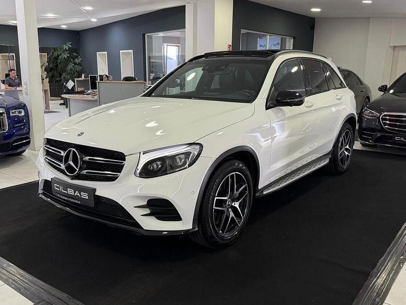 Weiß Gebraucht 2019 Mercedes GLC220 Night SUV | 34.900 € (Fairer Preis) - Bild 1/4