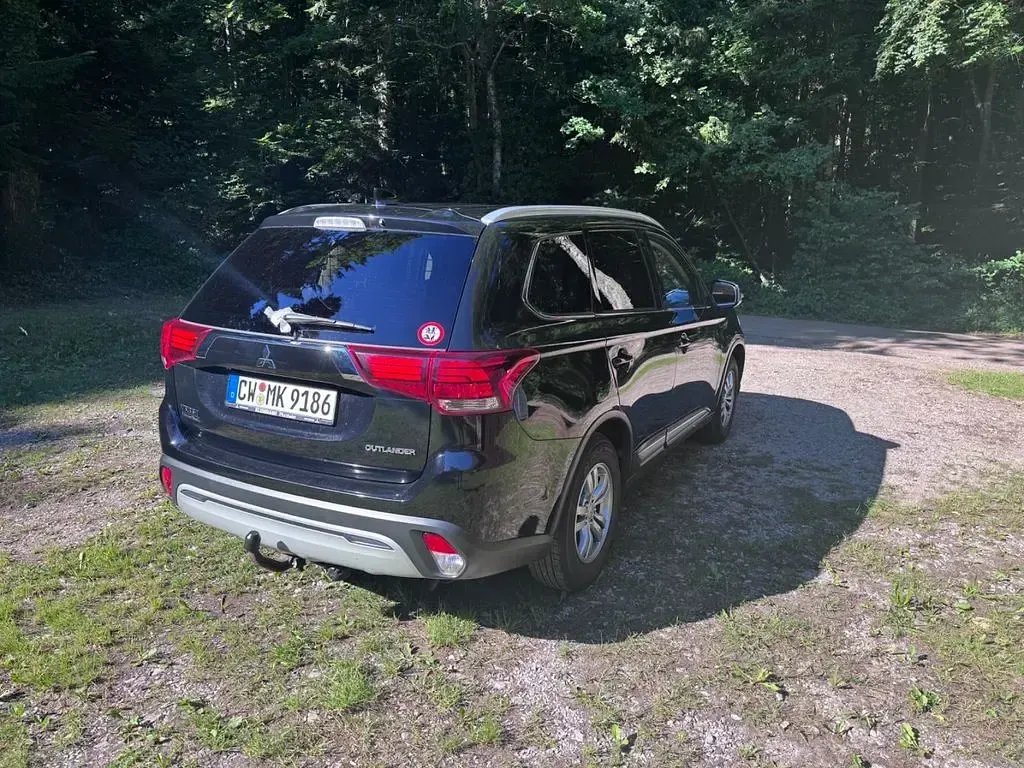 Gebraucht Mitsubishi Outlander Active 150 PS (110 kW) 2019 Schwarz SUV