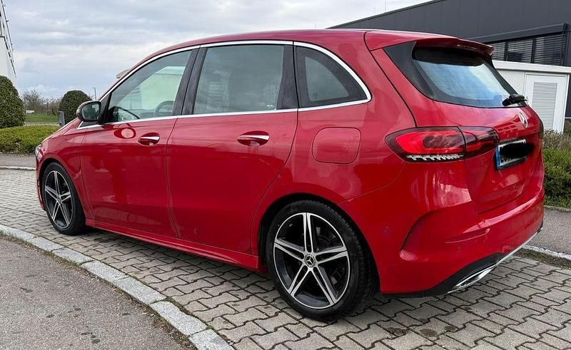Gebraucht Mercedes B250 AMG 224 PS (164 kW) 2019 Rot Van / Kleinbus