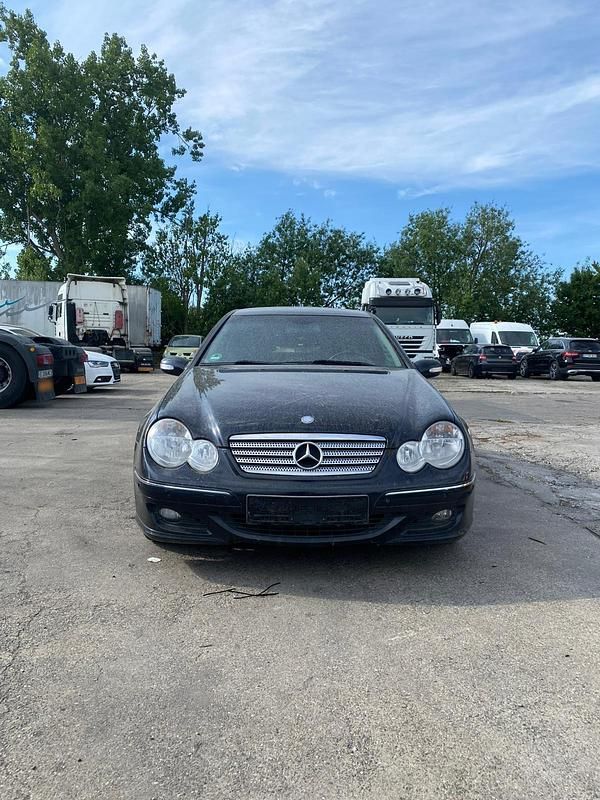 Gebraucht Mercedes C220 150 PS (110 kW) 2006 Schwarz Kleinwagen