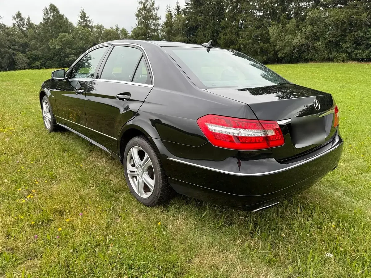 Usata Mercedes E350 265 CV (194 kW) 2012 Nero Berlina