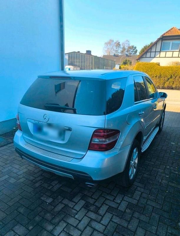 Gebraucht Mercedes ML280 190 PS (139 kW) 2006 Silber SUV