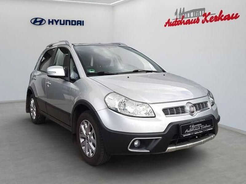 Gebraucht Fiat Sedici Easy 120 PS (88 kW) 2012 Silber SUV