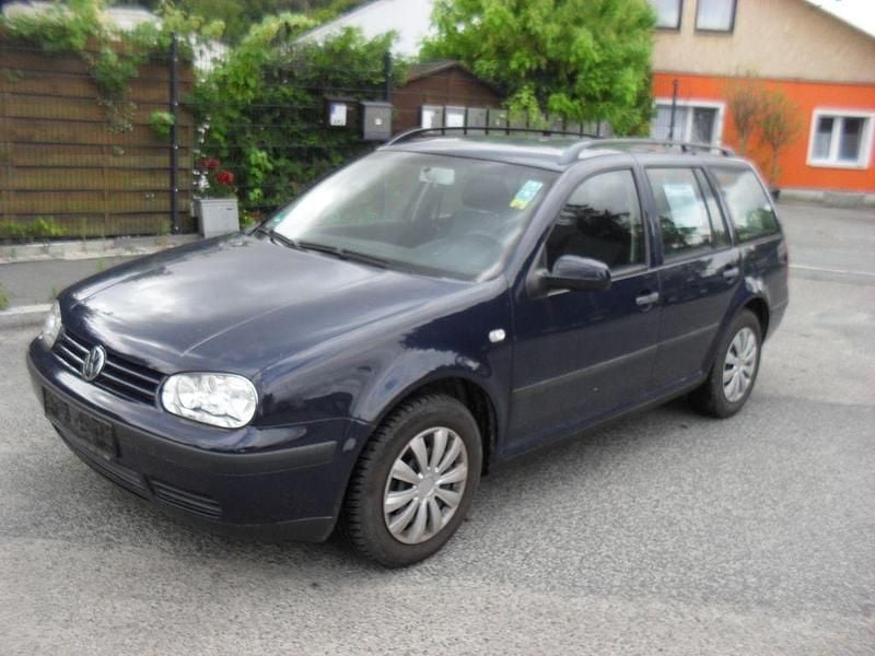 Blau Gebraucht 2005 VW Golf IV Comfortline Kombi | 2.000 € (Fairer Preis) - Bild 1/4