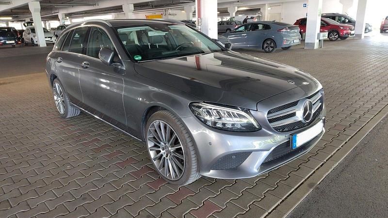 Grau Gebraucht 2018 Mercedes C200 Kombi | 21.900 € (Fairer Preis) - Bild 1/4
