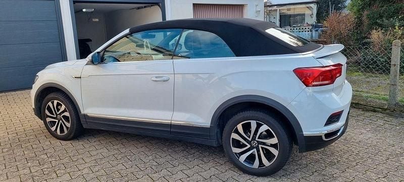 Weiß Gebraucht 2022 VW T-Roc Cabriolet Active Cabrio | 22.490 € (Guter Preis) - Bild 1/4