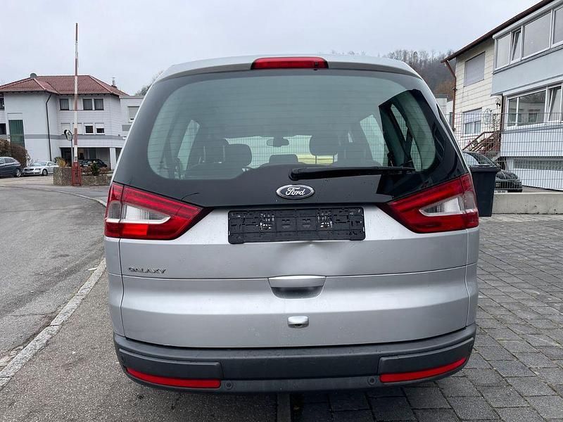 Gebraucht Ford Galaxy Champions Edition 140 PS (102 kW) 2012 Silber Van / Kleinbus