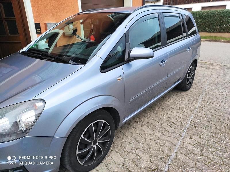 Grün Gebraucht 2007 Opel Zafira Edition Kombi | 3.000 € (Fairer Preis) - Bild 1/4