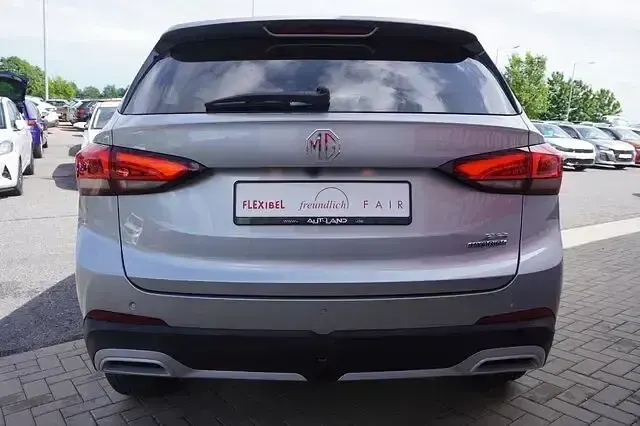Neu MG ZS Luxury 197 PS (144 kW) 2026 Silber SUV