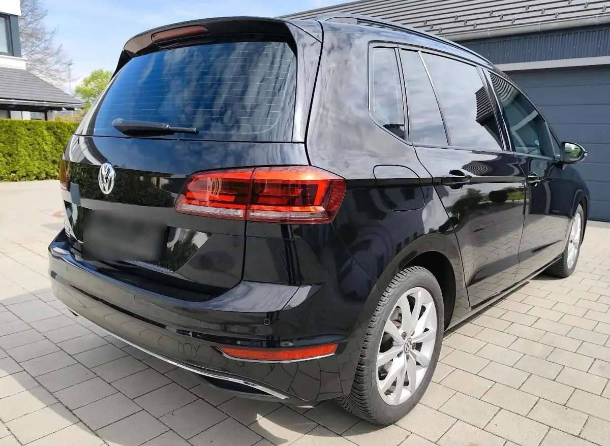 Gebraucht VW Golf Sportsvan 131 PS (96 kW) 2018 Schwarz Van / Kleinbus