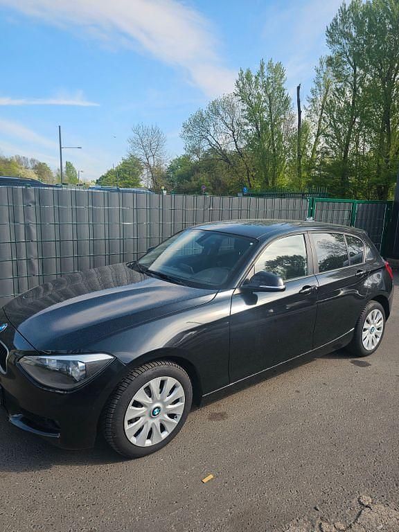 Gebraucht BMW 114 102 PS (75 kW) 2014 Schwarz Kleinwagen