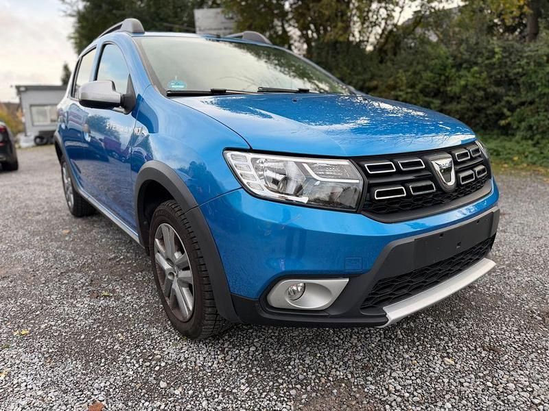 Blau Gebraucht 2019 Dacia Sandero Prestige Kleinwagen | 9.900 € (Fairer Preis) - Bild 1/4