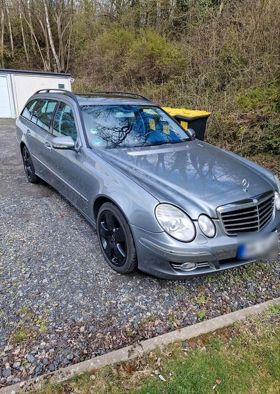 Gebraucht Mercedes E320 Avantgarde 224 PS (164 kW) 2007 Grau Kombi