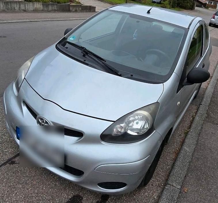 Silber Gebraucht 2009 Toyota Aygo Kleinwagen | 2.000 € (Guter Preis) - Bild 1/2