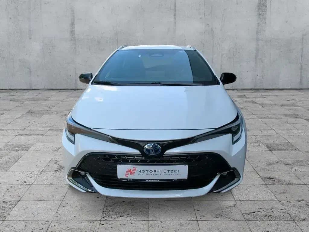 Neu Toyota Corolla 196 PS (144 kW) 2026 Weiß Limousine