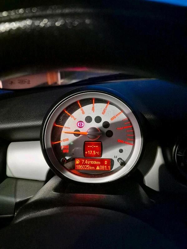 Usata Mini ONE 80 CV (58 kW) 2009 Rosso Utilitaria