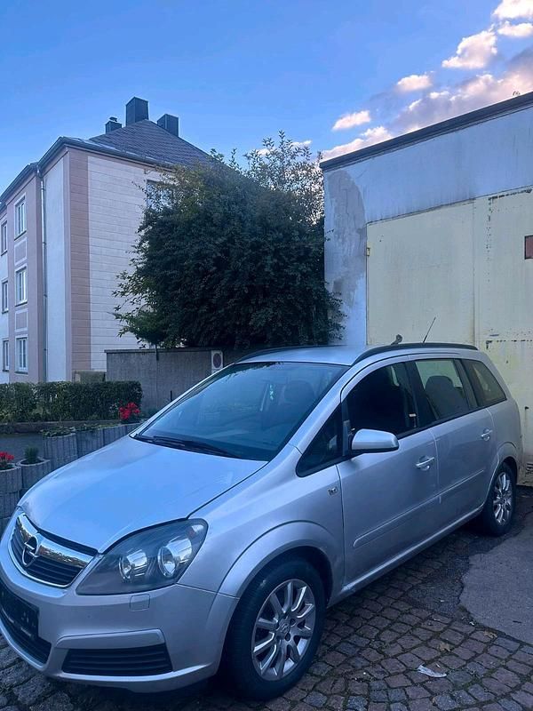 Grau Gebraucht 2006 Opel Zafira Van / Kleinbus | 2.650 € (Fairer Preis) - Bild 1/4