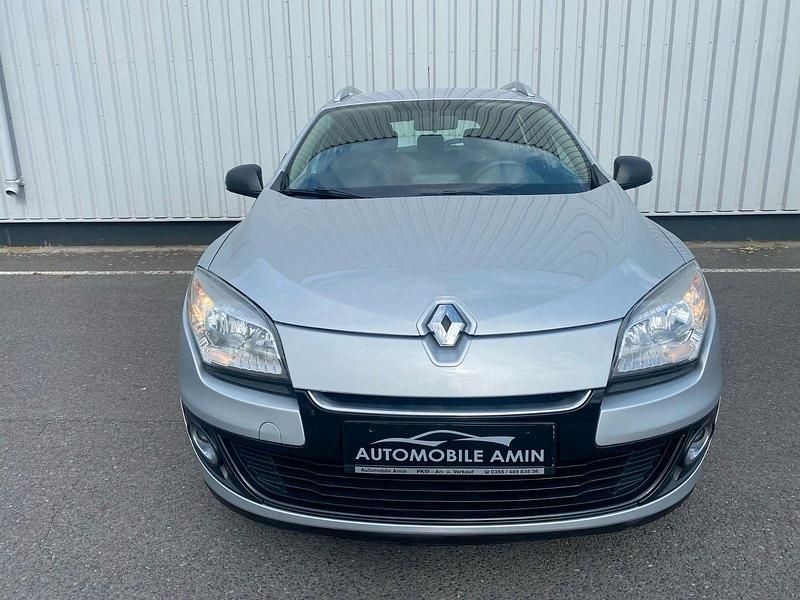 Gebraucht Renault Mégane GrandTour 101 PS (74 kW) 2012 Grau Kombi