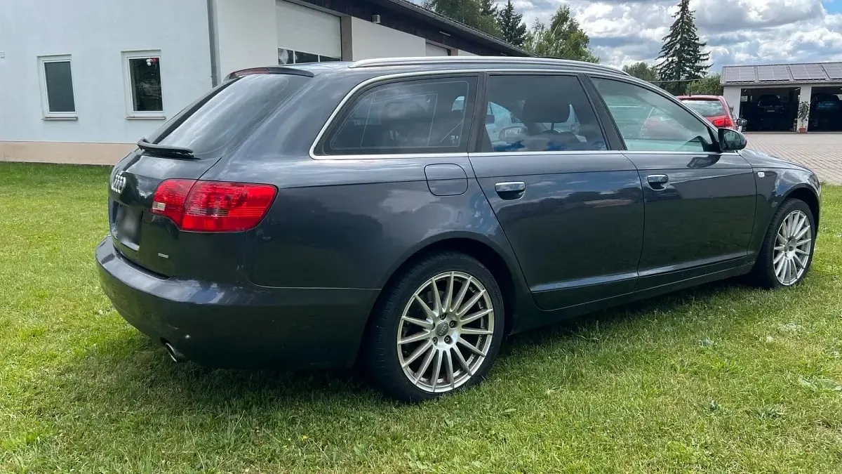 Gebraucht Audi A6 177 PS (130 kW) 2004 Blau Kombi