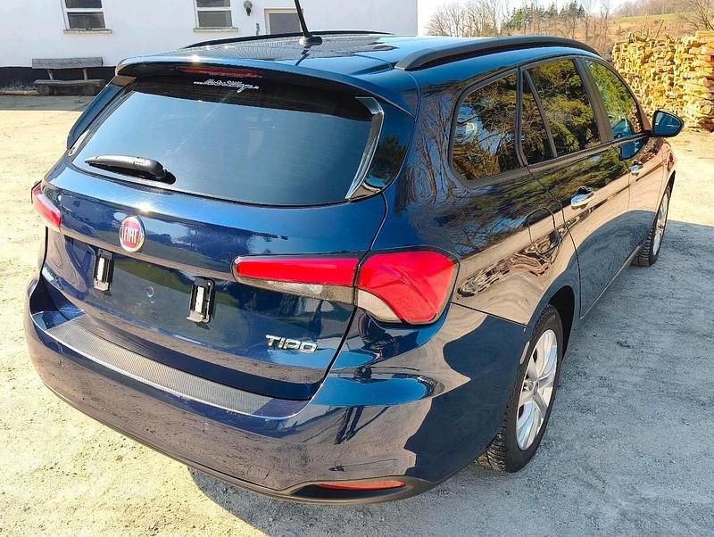 Gebraucht Fiat Tipo 120 PS (88 kW) 2016 Blau Kombi