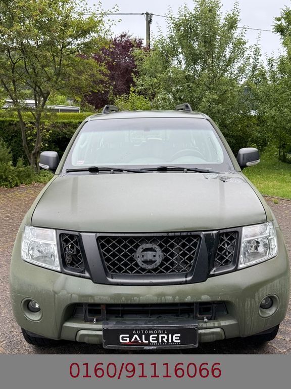 Schwarz Gebraucht 2014 Nissan Pathfinder XE SUV | 25.490 € (Teuer) - Bild 1/4