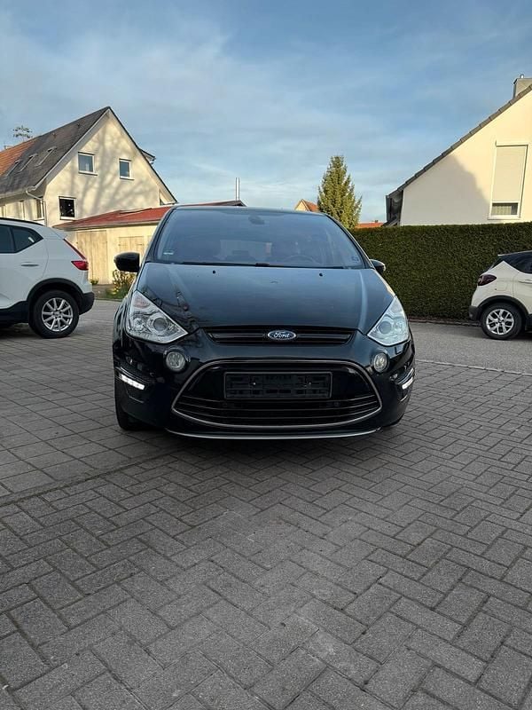 Second-hand Ford S-MAX S 200 CP (147 kW) 2014 Negru Monovolum