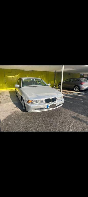 Silber Gebraucht 2002 BMW 525 Limousine | 3.000 € (Guter Preis) - Bild 1/4