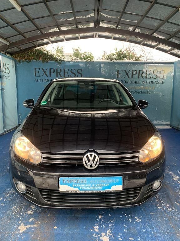 Schwarz Gebraucht 2010 VW Golf VI Team Kleinwagen | 2.990 € (Guter Preis) - Bild 1/4