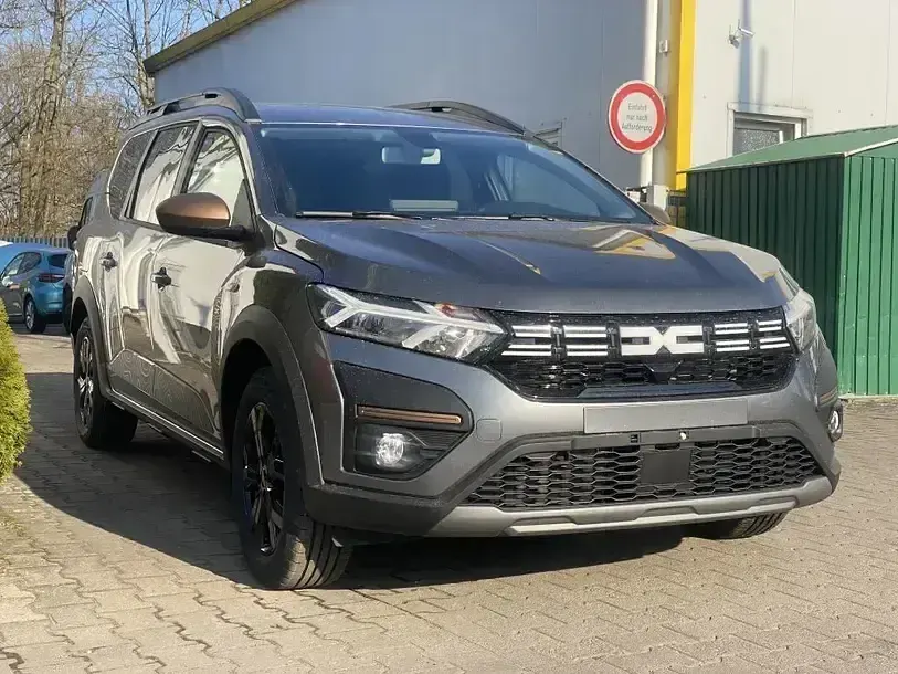 Usata Dacia Jogger Extreme 141 CV (103 kW) 2025 Grigio Monovolume
