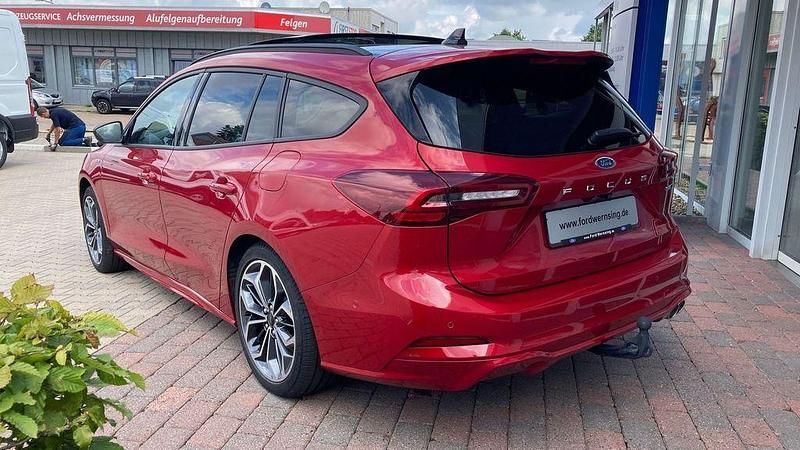 Usata Ford Focus ST-Line X 155 CV (114 kW) 2022 Rosso Station wagon