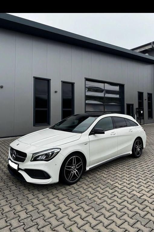 Weiß Gebraucht 2017 Mercedes CLA220 Shooting Brake AMG Kombi | 14.900 € (Fairer Preis) - Bild 1/4