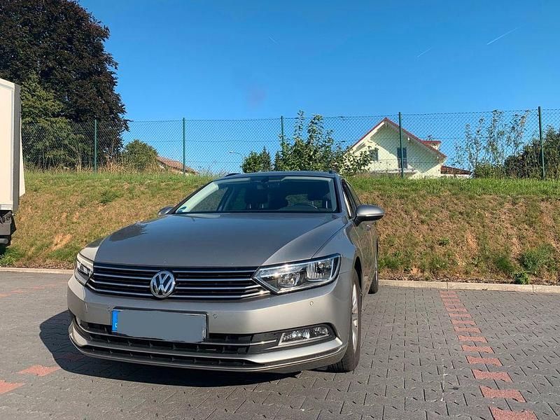 Gebraucht VW Passat Comfortline 150 PS (110 kW) 2016 Grau Kombi