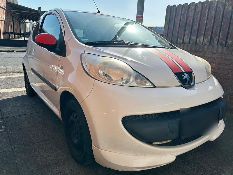 Gebraucht Peugeot 107 68 PS (50 kW) 2008 Weiß Kleinwagen